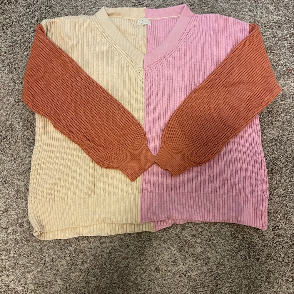 VICI Color-Block Cropped Sweater - Picture 2 of 2